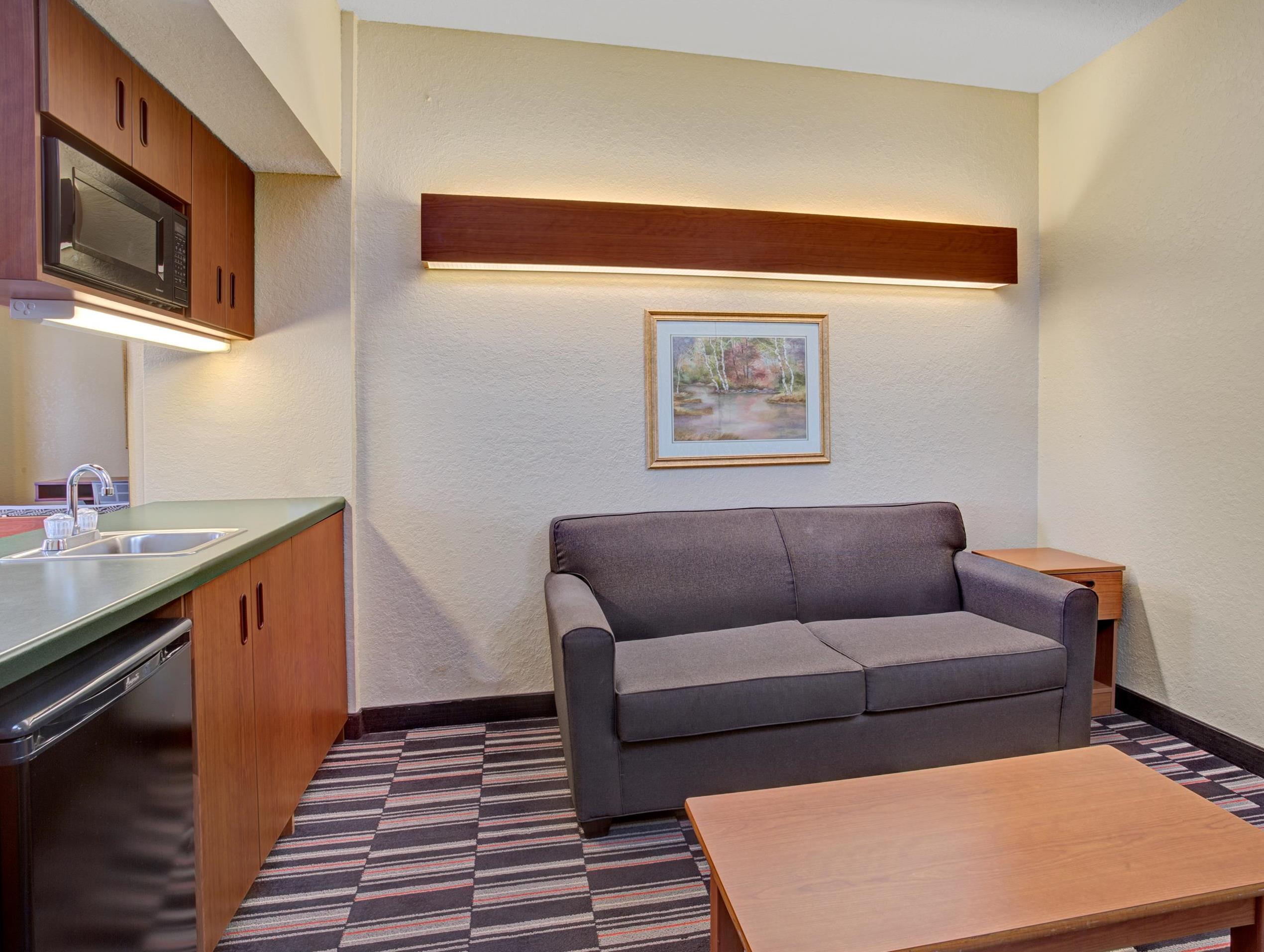 Microtel Inn & Suites By Wyndham Bushnell Exteriör bild