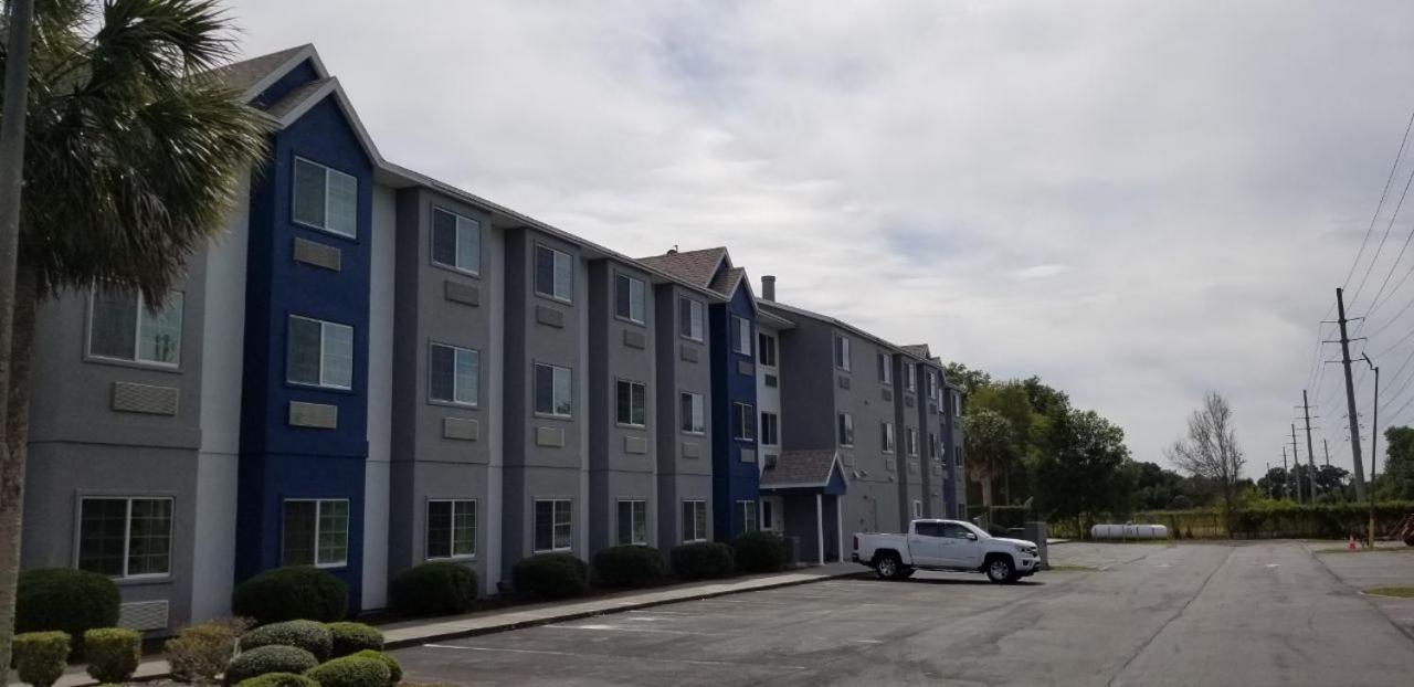 Microtel Inn & Suites By Wyndham Bushnell Exteriör bild